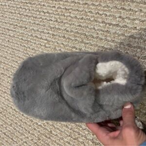 Women's Cozy Grey Faux Fur Slippers Gray and Cream - Size S/M NWT